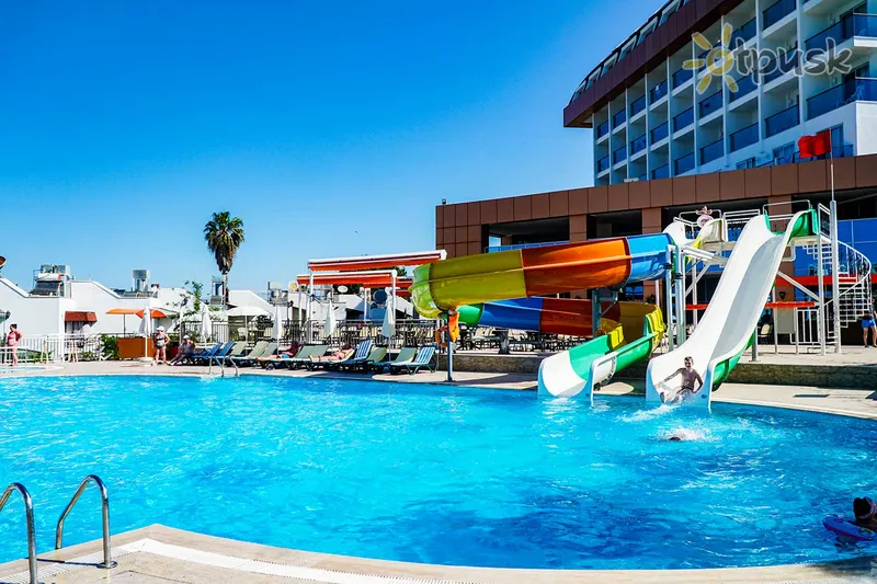 Фото отеля Throne Beach Resort & Spa 5* Sānu Turcija akvaparks, slidkalniņi