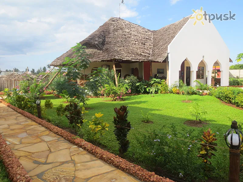 Фото отеля Zanzibar Star Resort 3* Нунгви Танзания экстерьер и бассейны