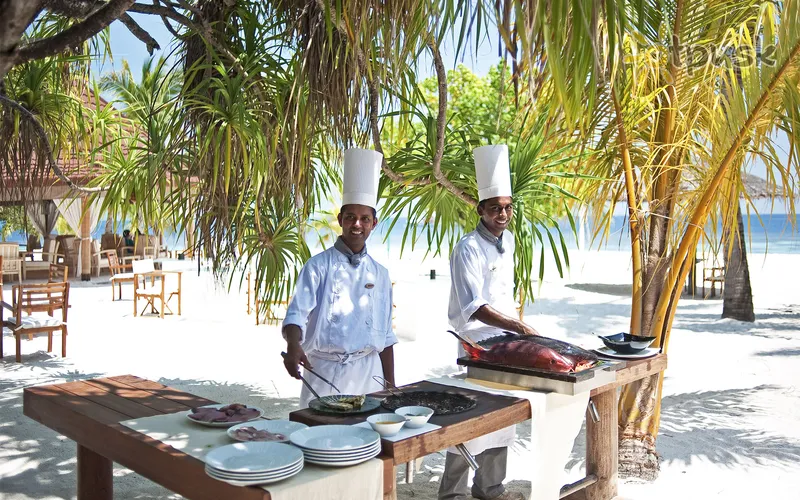 Фото отеля Diamonds Athuruga Maldives 5* Ari (Alifu) atols Maldīvija bāri un restorāni