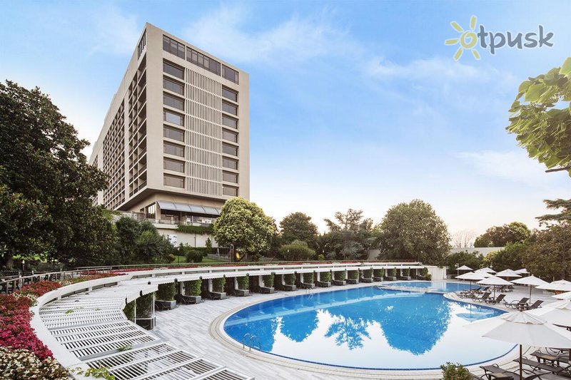 Фото отеля Hilton Istanbul Bosphorus Hotel 5* Стамбул Турция экстерьер и бассейны