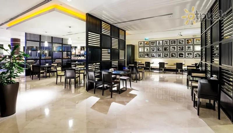 Фото отеля Holiday Inn Express Dubai Airport 2* Дубай ОАЭ бары и рестораны