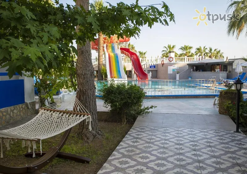 Фото отеля Gumbet Anil Beach Hotel 3* Бодрум Турция экстерьер и бассейны