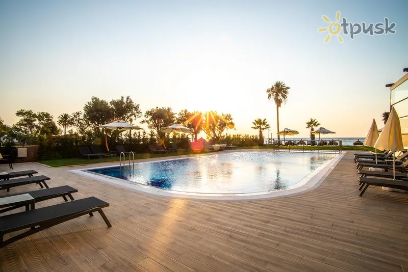 Фото отеля Maia Luxury Beach Hotel & Spa 4* Kušadasis Turkija išorė ir baseinai