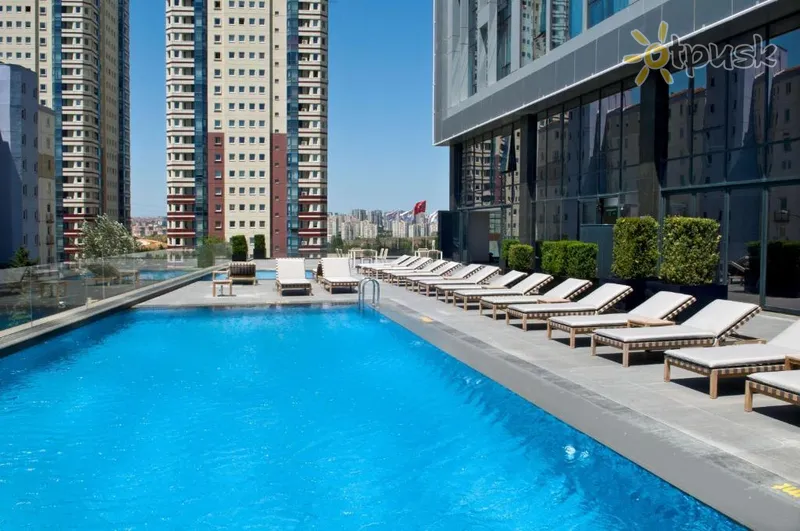 Фото отеля Radisson Blu Hotel Istanbul Asia 5* Stambulas Turkija išorė ir baseinai