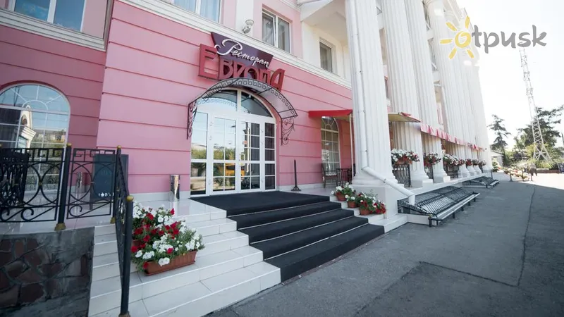 Фото отеля Европа 3* Иркутск россия экстерьер и бассейны