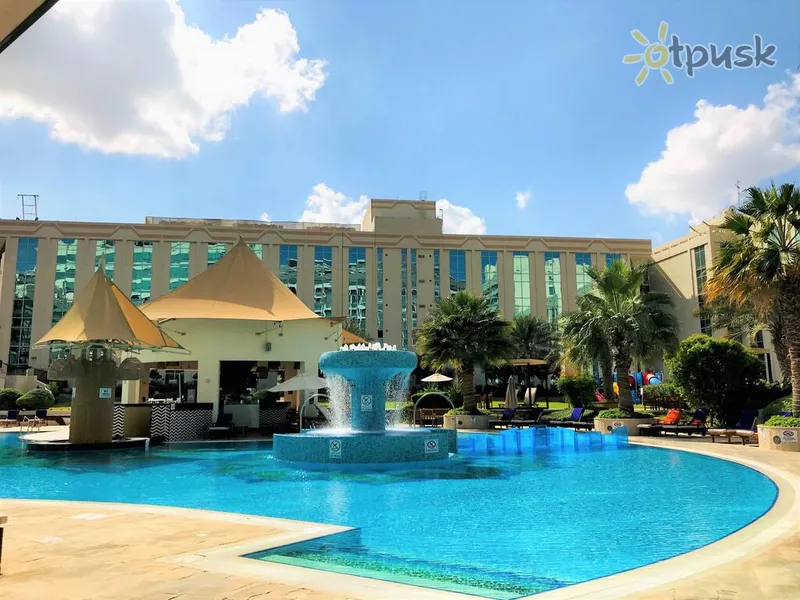 Фото отеля Copthorne Airport Hotel Dubai 3* Dubajus JAE išorė ir baseinai