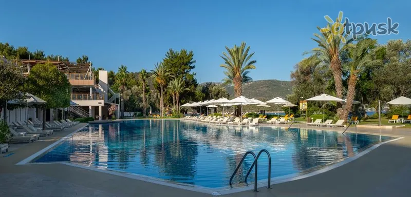 Фото отеля DoubleTree by Hilton Bodrum Isil Club Resort 5* Bodruma Turcija ārpuse un baseini