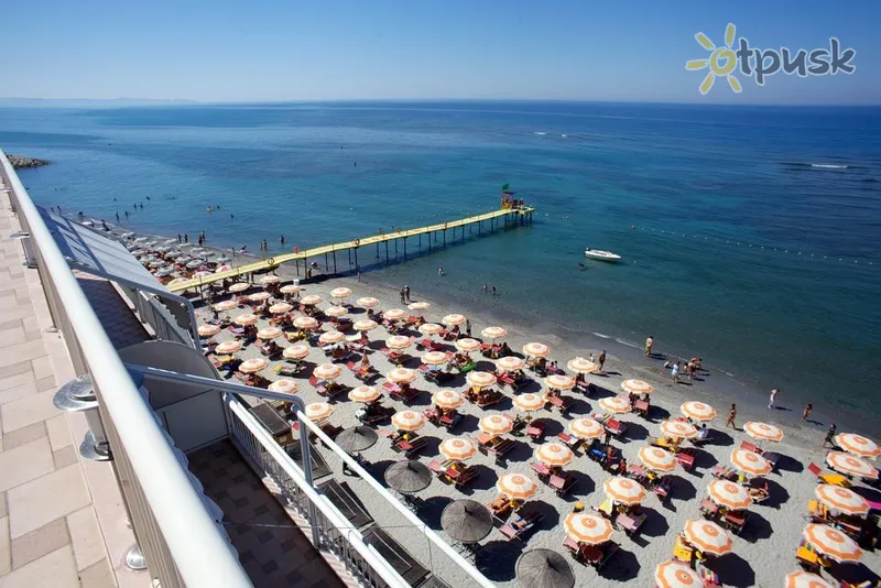 Фото отеля Aragosta Restaurant Hotel 4* Дуррес Албанія пляж