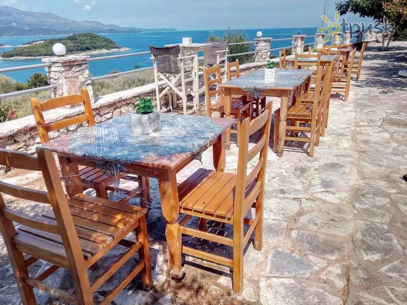 Фото отеля John'S Guesthouse 3* Ксаміл Албанія бари та ресторани