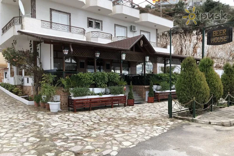 Фото отеля Beer House Hotel 2* Саранда Албания экстерьер и бассейны