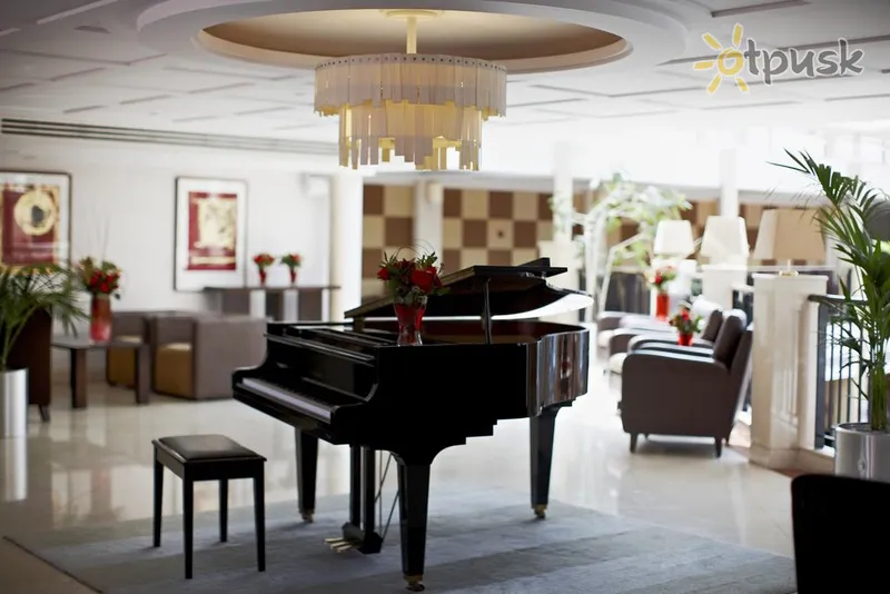 Фото отеля Clayton Crown Hotel 4* Londona Lielbritānija vestibils un interjers