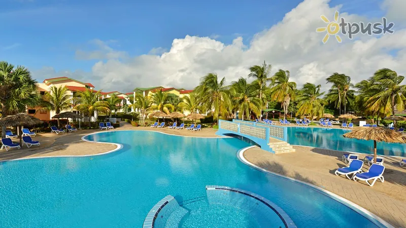 Фото отеля Iberostar Tainos Hotel 4* Varadero Kuba išorė ir baseinai
