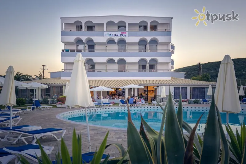 Фото отеля Cooee Albatros Hotel 3* par. Korfu Grieķija ārpuse un baseini
