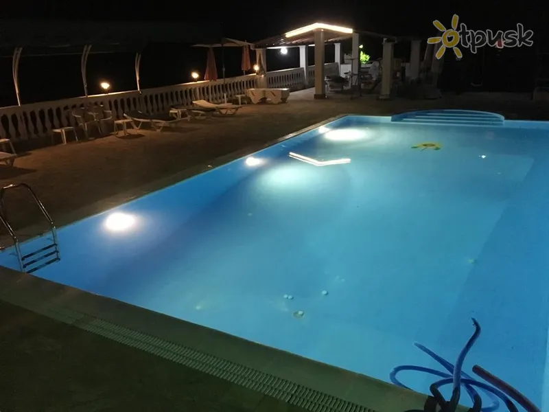 Фото отеля Andromaches Holiday Apartments 3* Korfu Graikija išorė ir baseinai