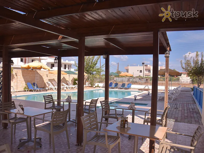 Фото отеля Blue Sky Apartments (Gouves) 3* Kreta – Heraklionas Graikija barai ir restoranai