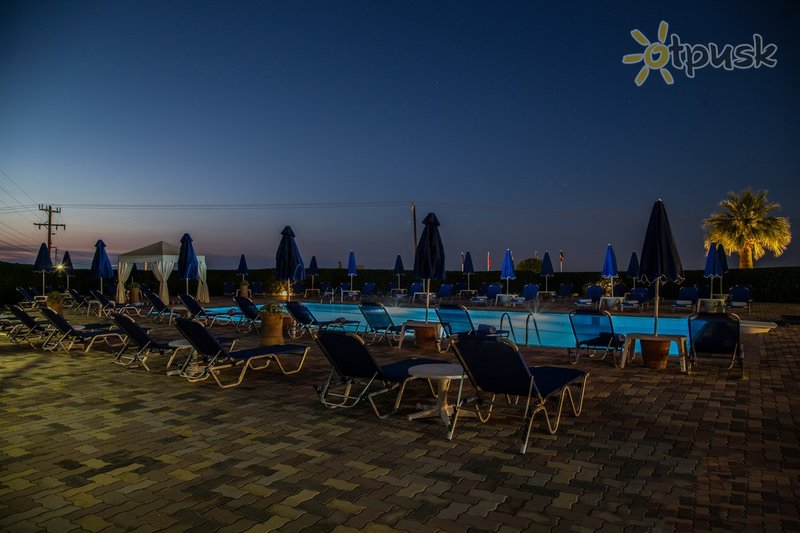 Фото отеля Matheo Villas & Suites Hotel 3* о. Крит – Ираклион Греция экстерьер и бассейны