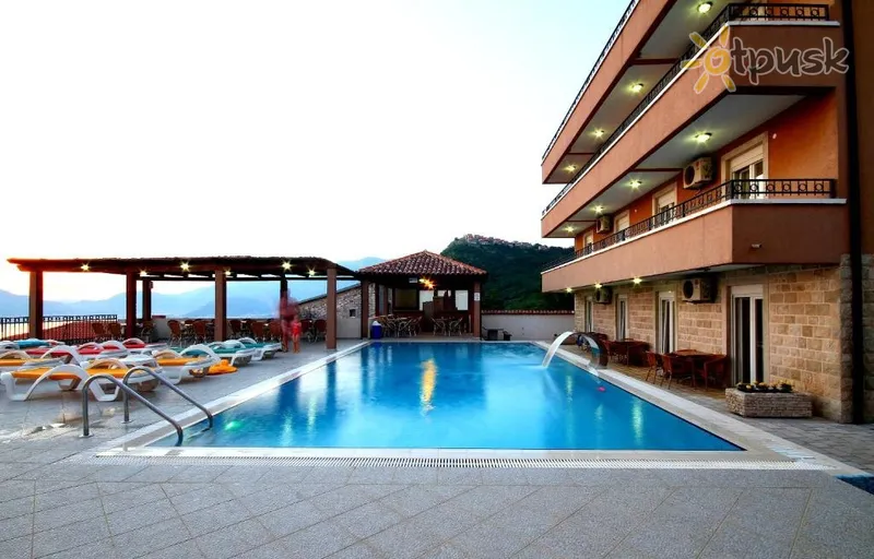 Фото отеля Djurasevic Apartments 3* Св. Стефан Чорногорія екстер'єр та басейни