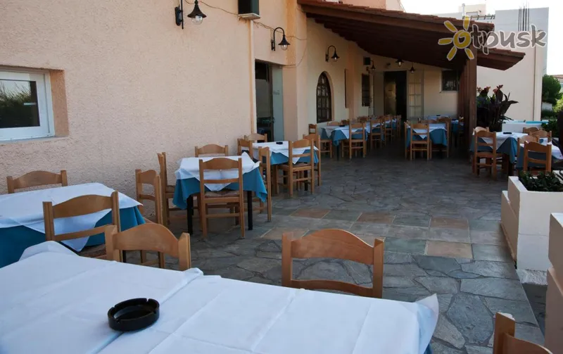 Фото отеля Albatros Hotel 3* о. Крит – Ханья Греція бари та ресторани