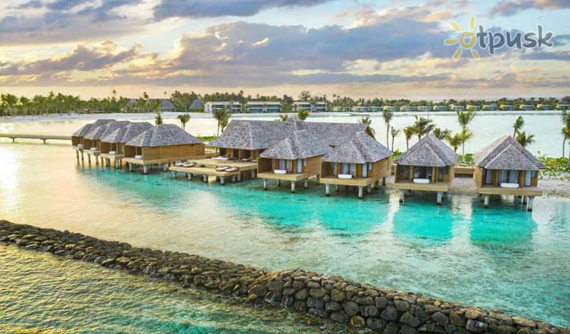 Фото отеля Kuda Villingili Resort 5* Ziemeļu Males atols Maldīvija ārpuse un baseini