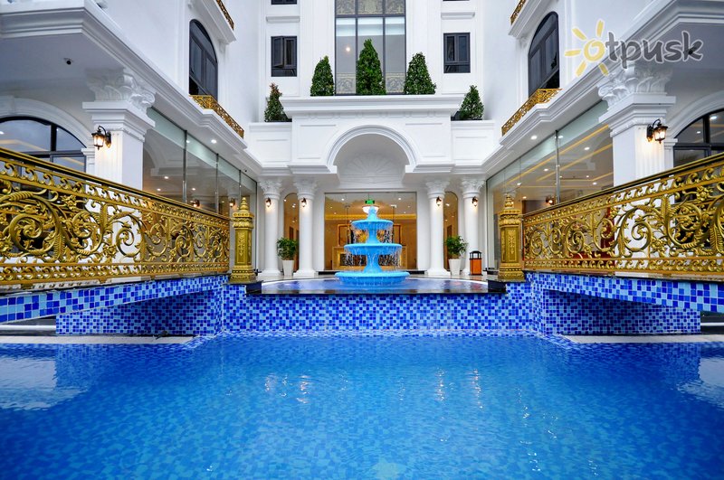 Фото отеля Crown Nguyen Hoang Hotel 4* Нячанг Вьетнам экстерьер и бассейны