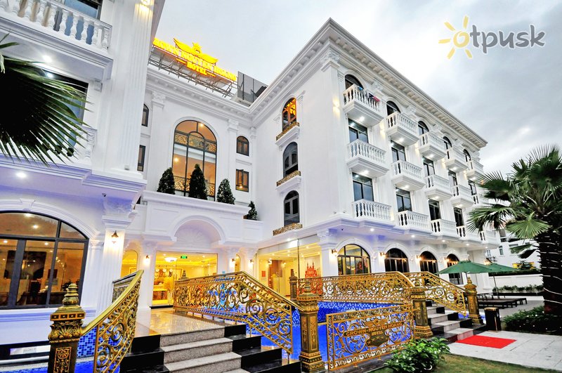 Фото отеля Crown Nguyen Hoang Hotel 4* Нячанг Вьетнам экстерьер и бассейны