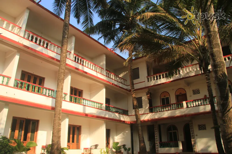Фото отеля Shankar's By The Sea Hotel 2* Šiaurės Goa Indija išorė ir baseinai