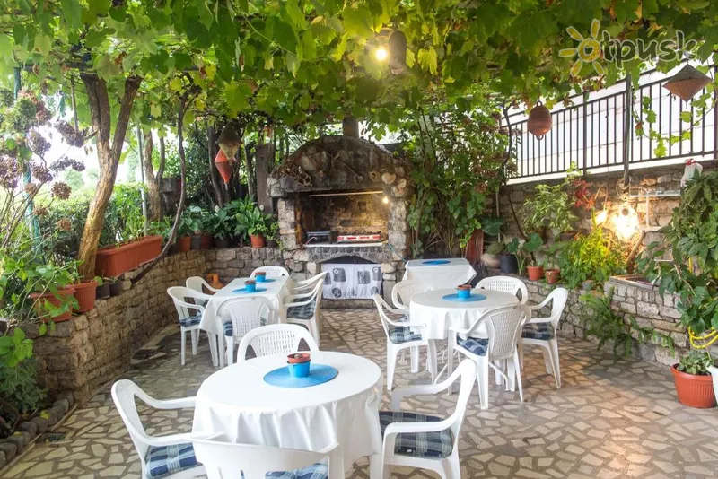 Фото отеля Vucicevic Guest House 3* Будва Черногория бары и рестораны