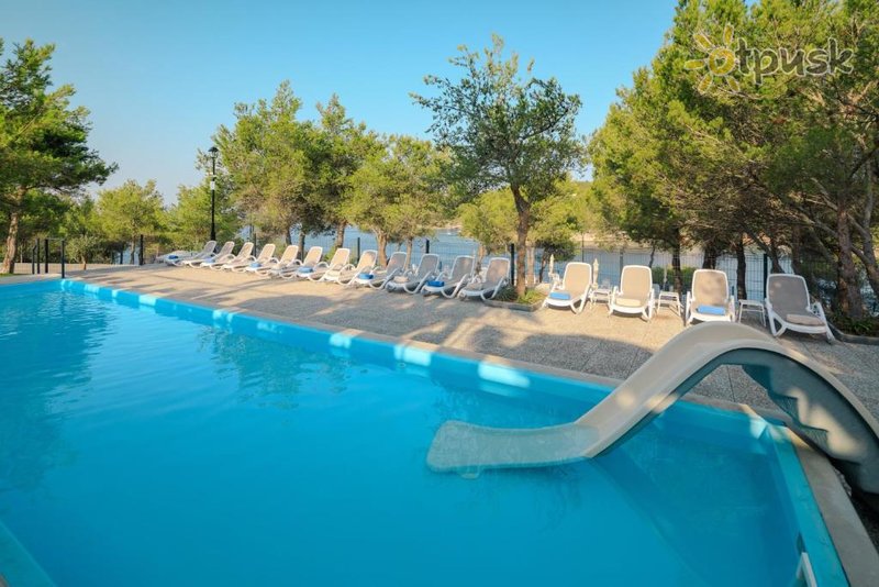 Фото отеля Gava Waterman Milna Resort 4* о. Брач Хорватия экстерьер и бассейны
