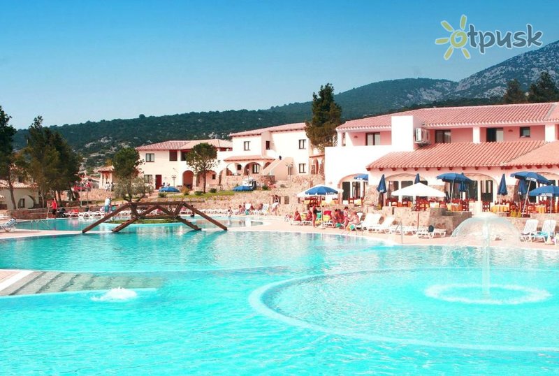Фото отеля Club Esse Cala Golone Beach Village 4* о. Сардинія Італія екстер'єр та басейни
