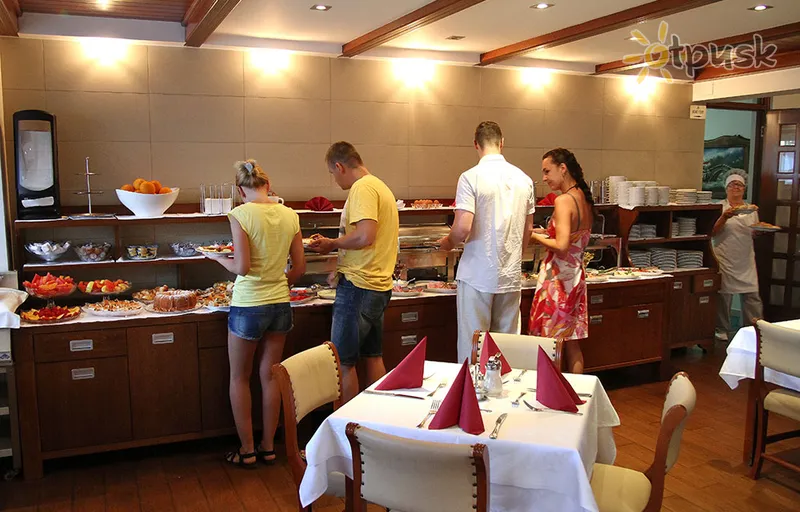 Фото отеля Bella Vista 4* Бечичі Чорногорія бари та ресторани