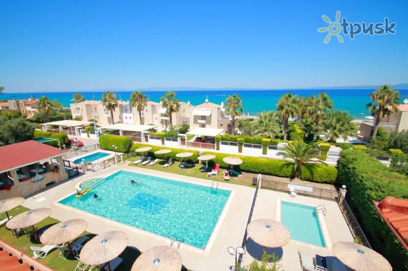 Фото отеля Golden Residence Family Resort 3* Halkidiki — Kasandra Grieķija ārpuse un baseini