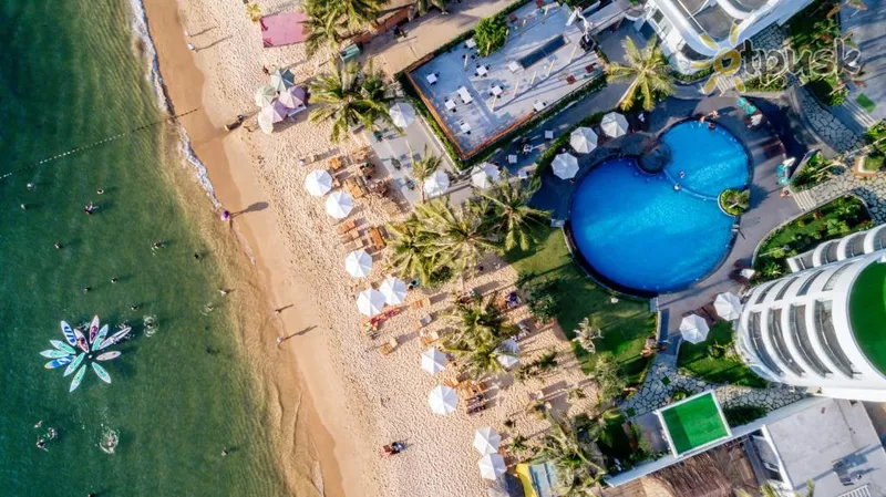 Фото отеля Sunset Beach Resort & Spa 4* о. Фукуок Вьетнам экстерьер и бассейны