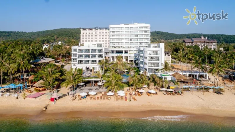 Фото отеля Sunset Beach Resort & Spa 4* о. Фукуок В'єтнам екстер'єр та басейни