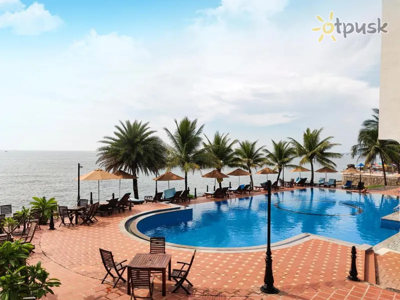 Фото отеля Trang An Phu Quoc Resort 3* о. Фукуок Вьетнам экстерьер и бассейны