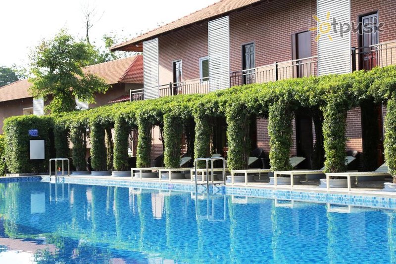 Фото отеля Countryside Phu Quoc Resort 3* о. Фукуок Вьетнам экстерьер и бассейны