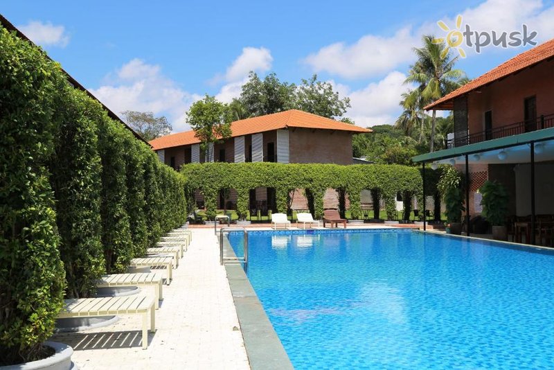 Фото отеля Countryside Phu Quoc Resort 3* о. Фукуок Вьетнам экстерьер и бассейны