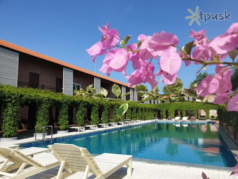 Фото отеля Countryside Phu Quoc Resort 3* о. Фукуок Вьетнам экстерьер и бассейны