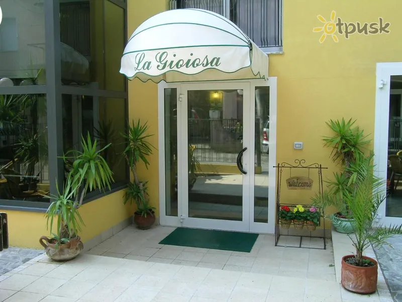 Фото отеля La Gioiosa Hotel 3* Rimini Itālija ārpuse un baseini