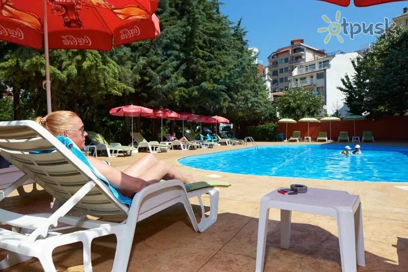 Фото отеля Consul 3* Святий Влас Болгарія екстер'єр та басейни