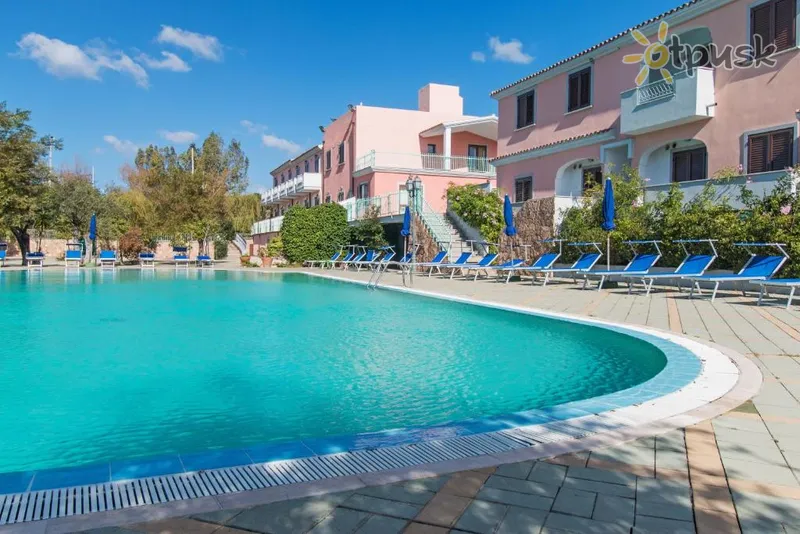 Фото отеля Gli Ontani Hotel Residence 4* о. Сардинія Італія екстер'єр та басейни