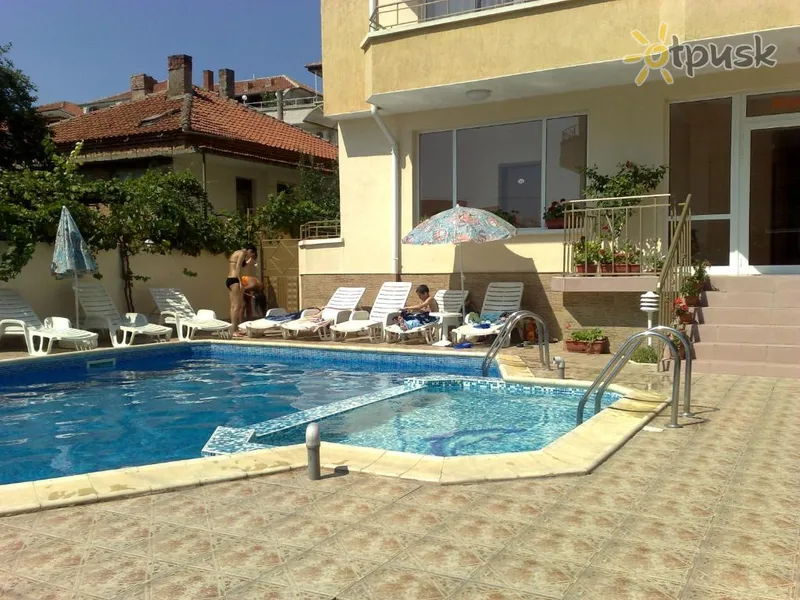 Фото отеля Larisa 1&2 Hotel 3* Svētā Vlasa Bulgārija ārpuse un baseini