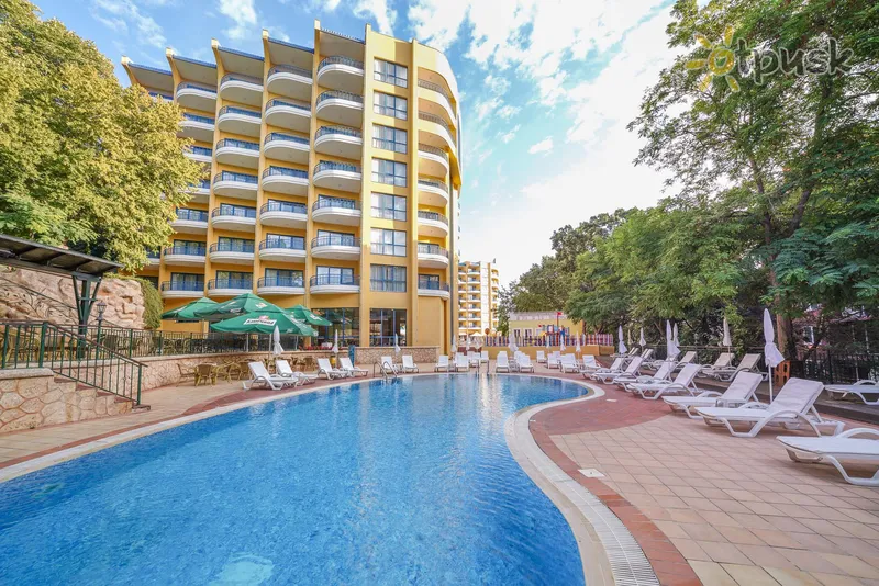 Фото отеля Grifid Arabella Hotel 4* Auksinės smiltys Bulgarija išorė ir baseinai