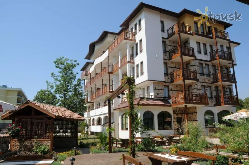 Фото отеля Ivanchov Han Hotel 3* Svētais Konstantīns un Jeļena Bulgārija ārpuse un baseini