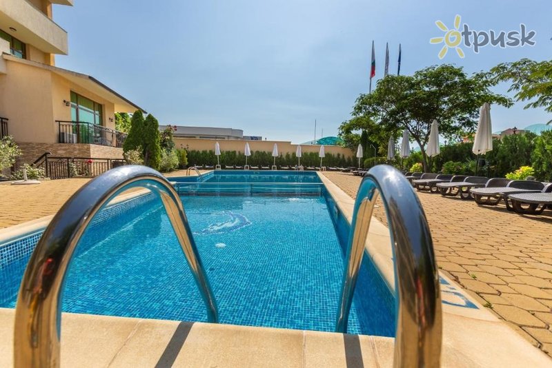 Фото отеля Julia Hotel 3* Святой Влас Болгария экстерьер и бассейны