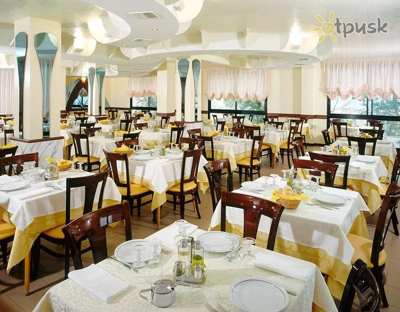 Фото отеля Aragosta Hotel 3* Ріміні Італія бари та ресторани