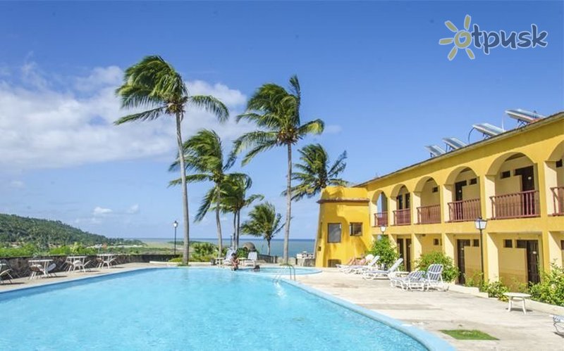 Фото отеля El Castillo Hotel 3* Баракоа Куба экстерьер и бассейны