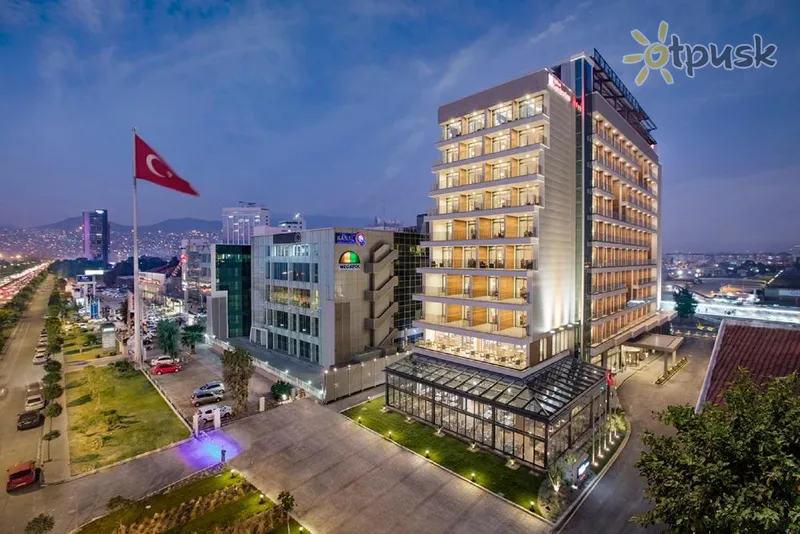 Фото отеля Hilton Garden Inn Izmir Bayrakli 4* Izmira Turcija ārpuse un baseini