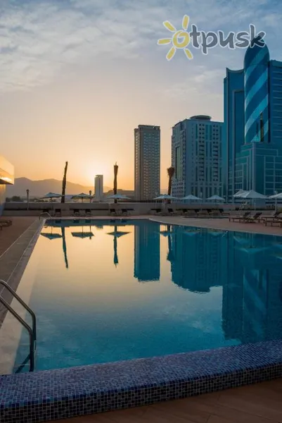 Фото отеля Adagio Fujairah Aparthotel 4* Fudžeira AAE ārpuse un baseini