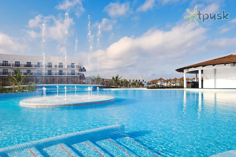 Фото отеля Melia Dunas Beach Resort 5* о. Сал Кабо-Верде экстерьер и бассейны