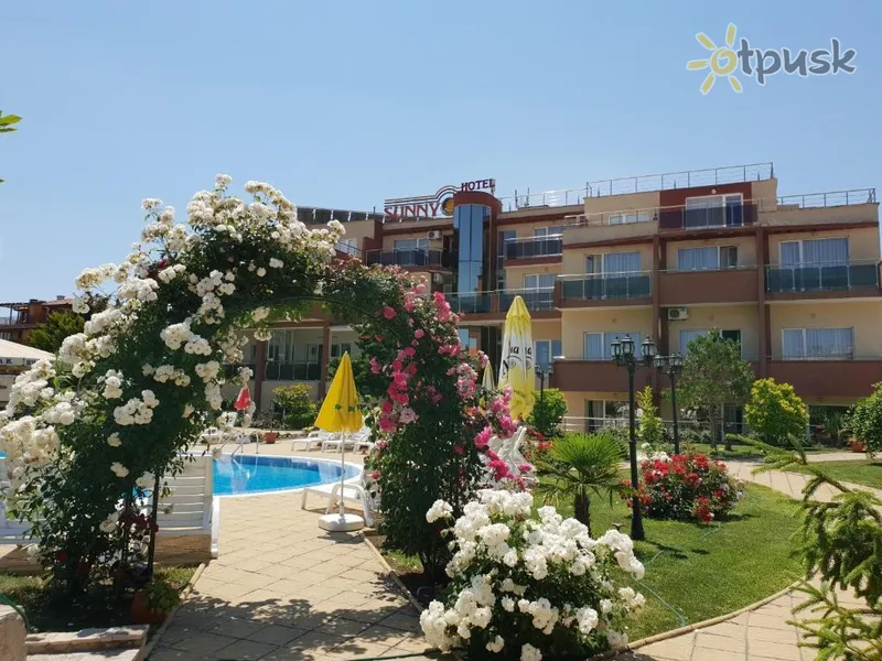 Фото отеля Sunny Hotel 3* Sozopole Bulgārija ārpuse un baseini
